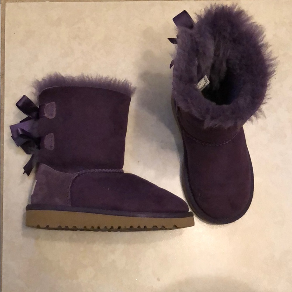 Girls uggs size 10